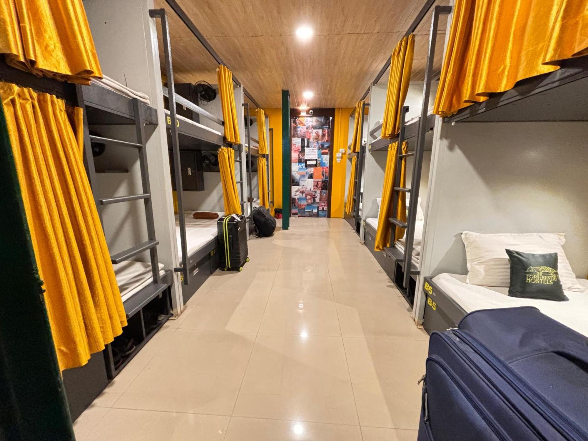 Forrest Hostels Мумбаї Екстер'єр фото