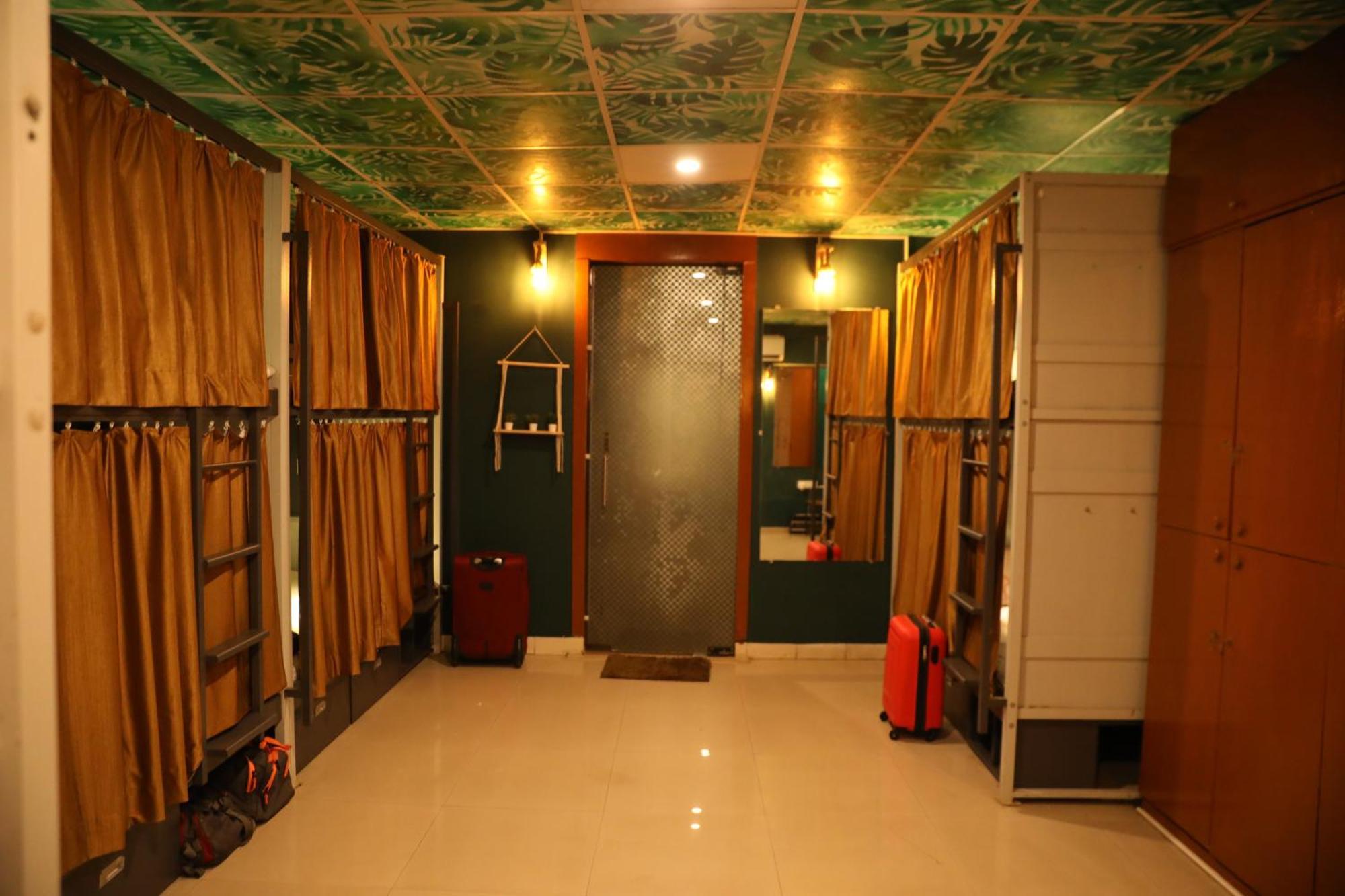 Forrest Hostels Мумбаї Екстер'єр фото