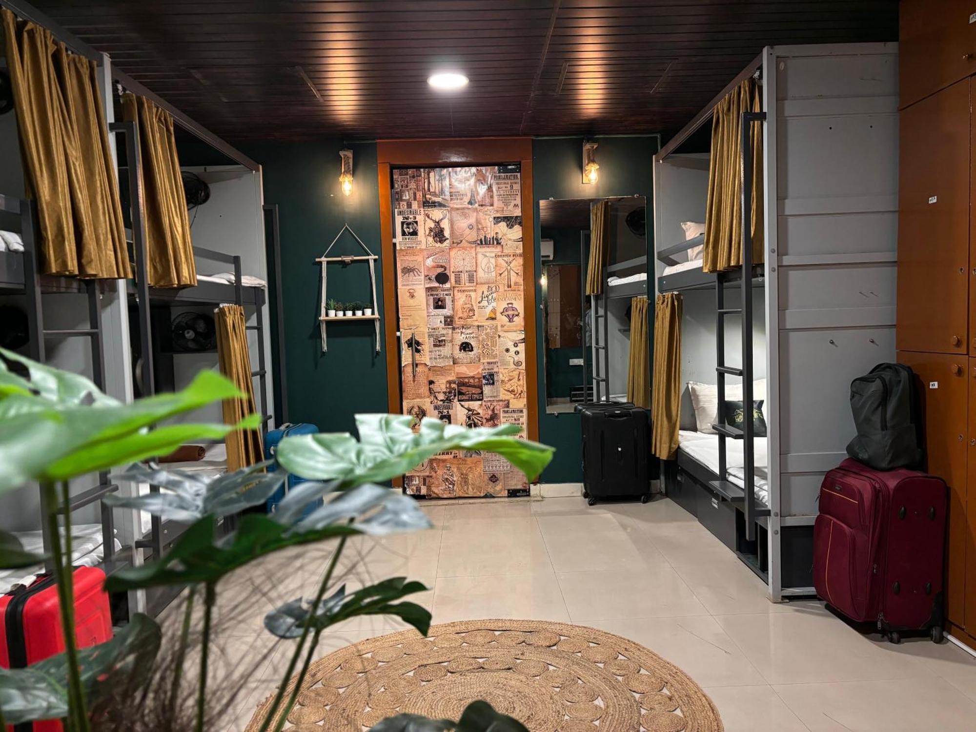 Forrest Hostels Мумбаї Екстер'єр фото